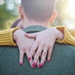 Az eljegyzési gyűrű kiválasztása: gyémántok és egyebek